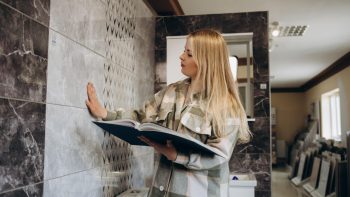 Innover dans la salle de bain : les dernières avancées en matière de carrelage sanitaire